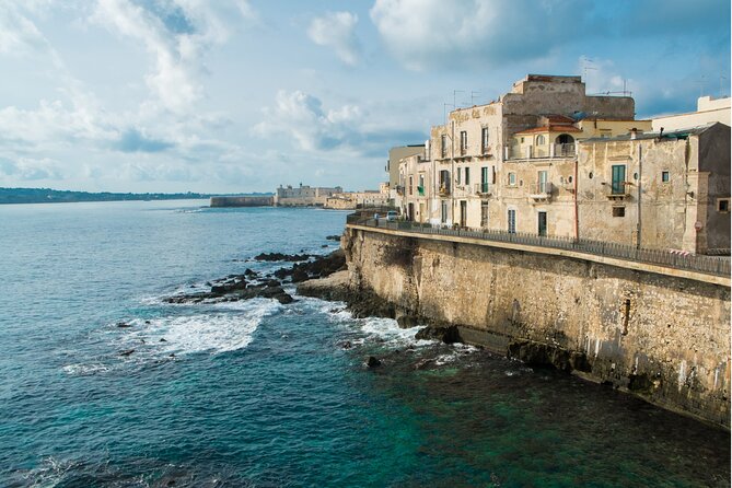 Syracuse Scavenger Hunt & Highlights Self Guided Audio Tour - Starting at San Tommaso al Pantheon