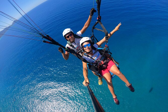 Tandem Paragliding Flight in Taormina - Landing near the Mediterranean