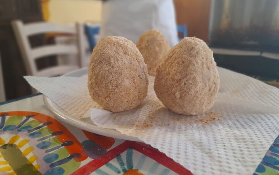 Taormina: Arancino Making Class with Drinks - Who should book this class?