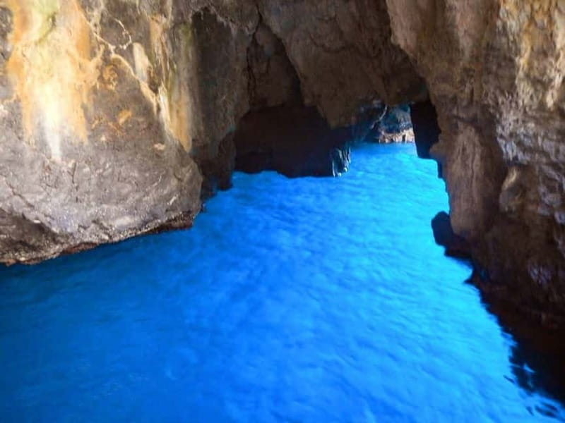 Taormina: Boat Tour with Aperitif on Isola Bella - Value, comfort, and who should book