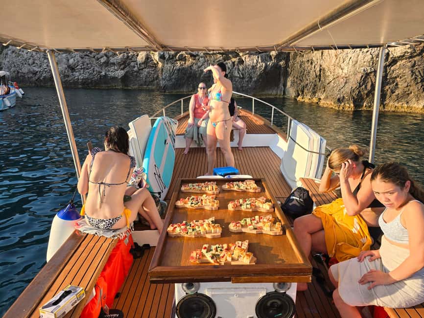 Taormina: Boat Tour with Sicilian Wine Tasting - The route toward Giardini Naxos
