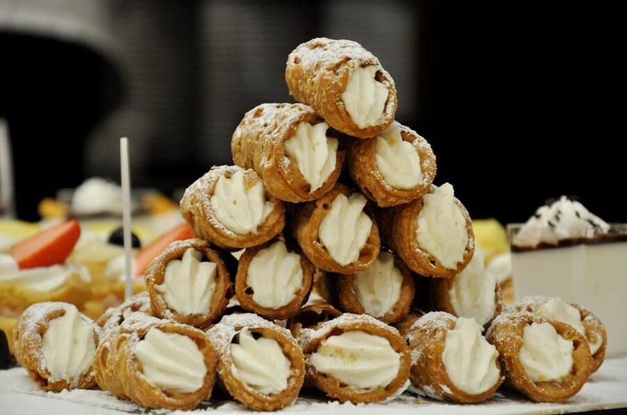 Taormina: Cannoli Making Class - Meeting at Porta Messina in Taormina