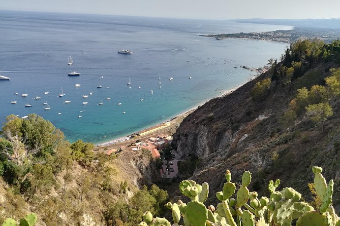 Taormina & Castelmola With Lunch - Taormina’s gateways and old streets
