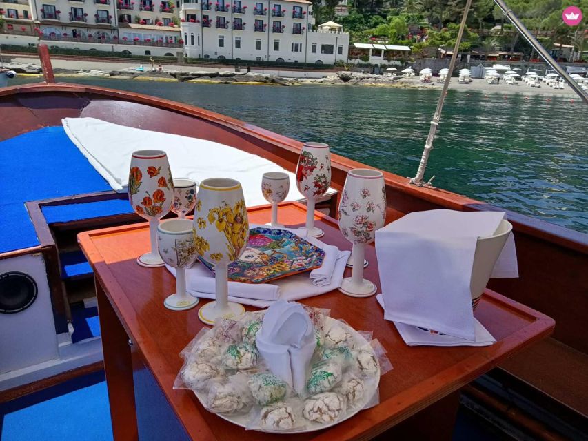 Taormina Coast : Classic Tour with aperitif - The Blue Grotto and the bays on the return route
