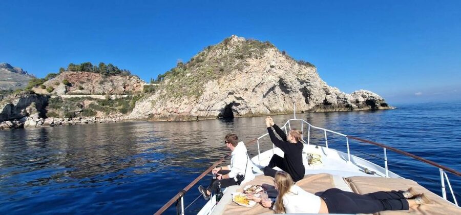 Taormina Coast Tour and Searching Dolphins - A quick look at the Blue Grotto
