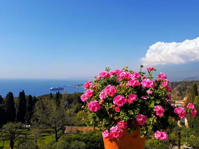 Taormina: Guided Walking Tour - The Public Gardens and Mediterranean plant life