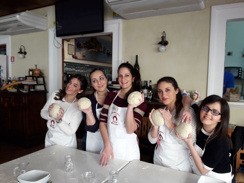 Taormina: Half-Day Pizza Making Class - A Sicilian break with cheese, salami, and wine