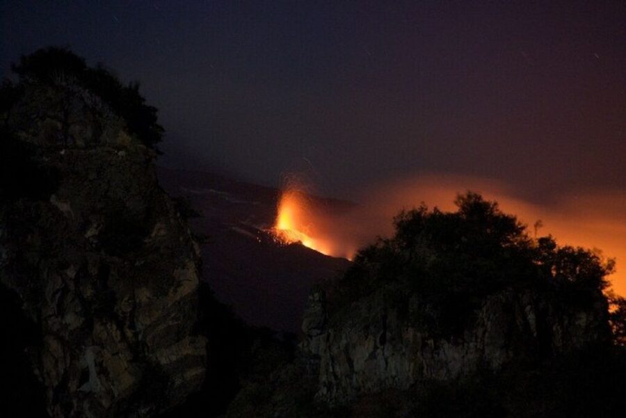Taormina: Mount Etna Sunset Tour with Cave Visit and Tasting - Key points to know before you book