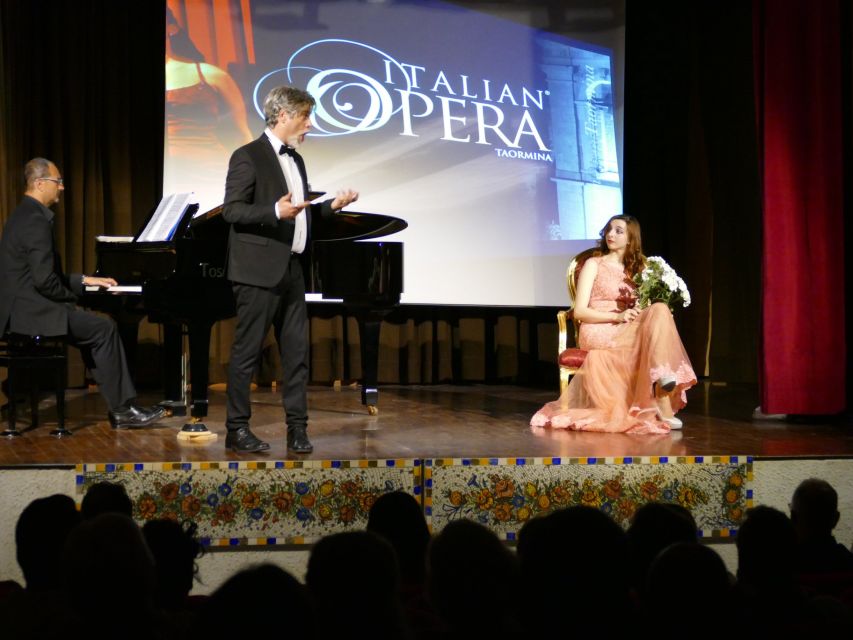 Taormina: Opera Performance in the Nazarena Theater - Entering the Nazarena Theater in Taormina
