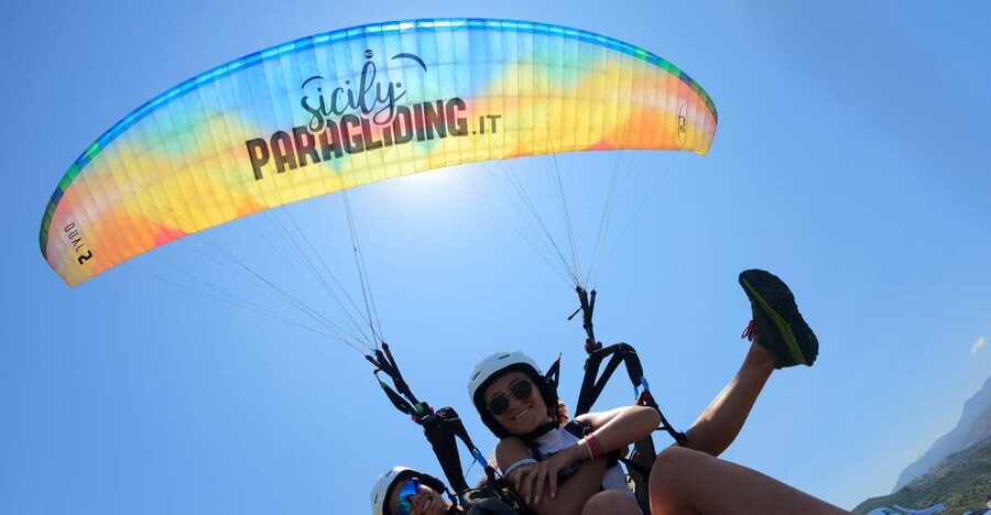 Taormina: Paragliding Tour with Instructor and GoPro Video - Why the small group matters