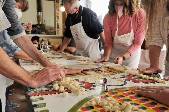Taormina Pizza Making Class- From Messina - Messina’s stele and Neptune fountain
