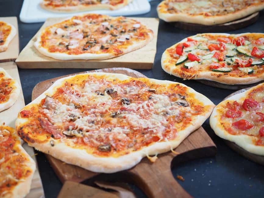 Taormina: Pizza Making Class with Lunch and Wine Tasting - First course: making Sicilian pasta by hand
