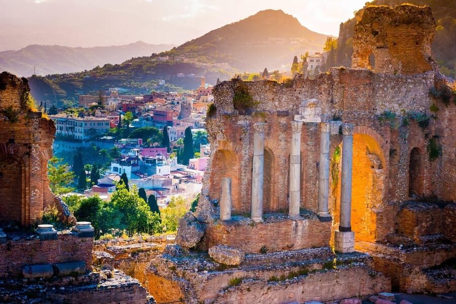 Taormina Private Tour: Discover Hidden Treasures and Dreamscapes - Viewpoints, Byzantine tombs, and the quieter side of town