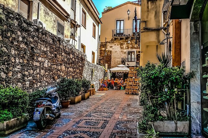 Taormina Private Walking Tour: Explore Top Sights & Hidden Gems - Guides who add practical value