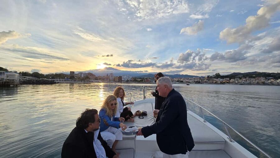 Taormina: Sunset Boat Tour with Aperitif - Why Taormina looks better from the sea