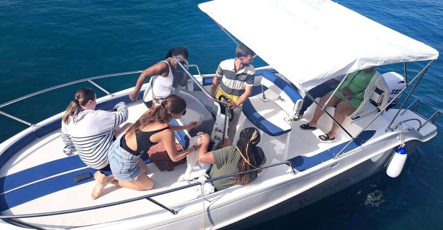 Taormina Sunset tour in search of dolphins with aperitif - The serious booking concern