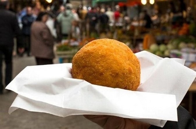 The Complete Street Food Walking Tour - History & Tasty Bites in Palermo - Quattro Canti and a quick look at the old center
