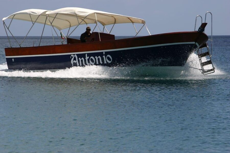 Tour di Giardini Naxos/Taormina, Isola Bella, Grotta Azzurra - Caves, fishermen’s shelter, and the Taormina headland