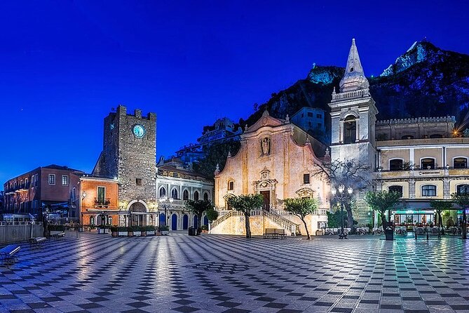 Tour ETNA-TAORMINA-ISOLA BELLA - Two hours among Taormina’s old streets and theater