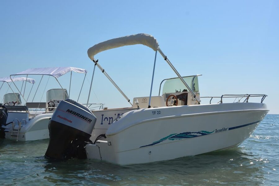 Tour in barca privata da Avola a Marzamemi con snorkeling - Cape Passaro, where two seas meet