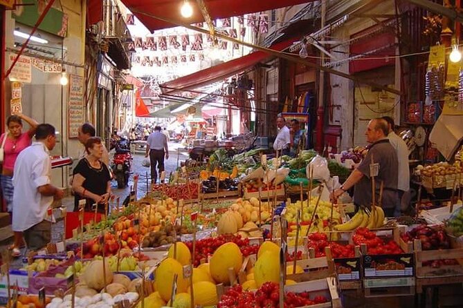 TOUR PALERMO ARABA "A dip in the historical markets and Street Food" - Casa Professa and Palermo’s church-filled center