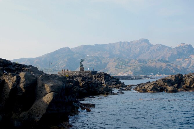 Tour to Baia di Taormina, Isola Bella and Naxos - Who will enjoy this Taormina boat tour most?