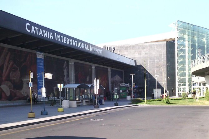 Transfer From Catania Airport to Taormina and surrounding Villages - A calm start after landing in Catania