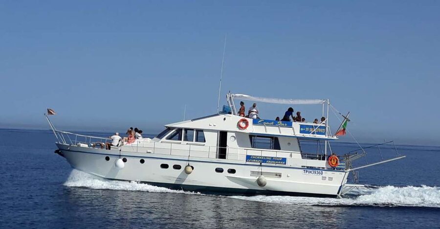 Trapani: Yacht Excursion to Levanzo and Favignana with Lunch - Two hours to explore Favignana