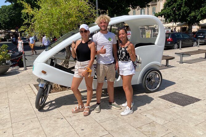 Velobike tour ecologico guidato con soste per visitare i monument - The Temple of Athena and Caravaggio’s painting