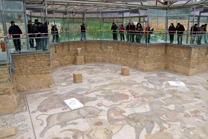 Villa Romana Del Casale in Piazza Armerina and Valley Of Temples in Agrigento - What the private format really gives you