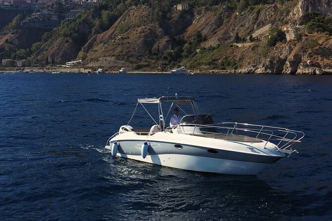 Visit of the bay of Taormina with private boat - Isola Bella gets the longest stop