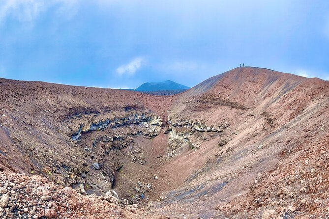 Volcanological excursion of the wild and less touristy side of the Etna volcano - Who should book this Etna excursion?