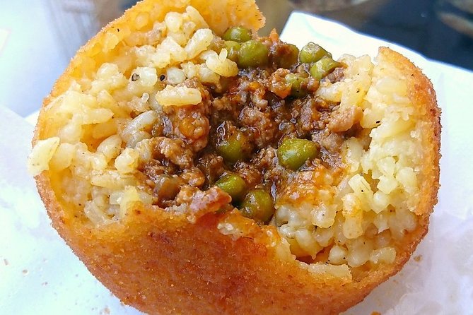 Walking Tour and street food Tour Palermo / History and Food - Quattro Canti and the shape of Palermo