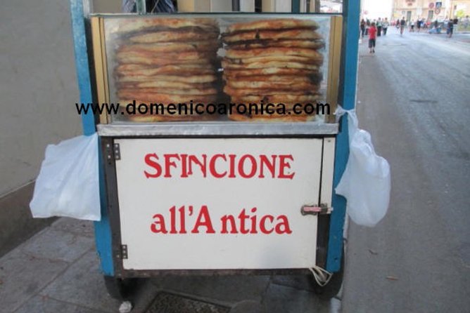 Walking Tour and street food Tour Palermo / History and Food - Fontana Pretoria and Palermo’s public art