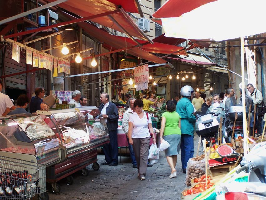 Walking Tour and typical Lunch in a private charming home - Capo Market and the Church of the Immaculate Conception