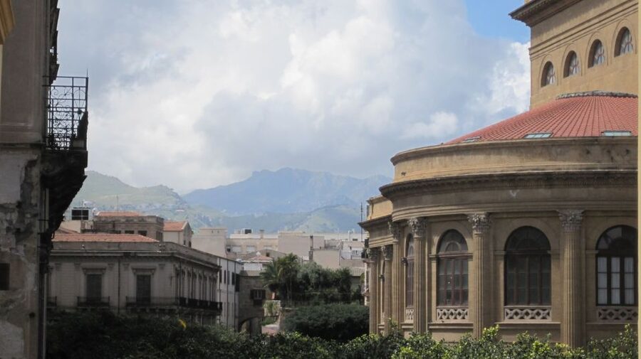 Walking Tour and typical Lunch in a private charming home - Palermo’s Arabic-Influenced Streets and Piazzas