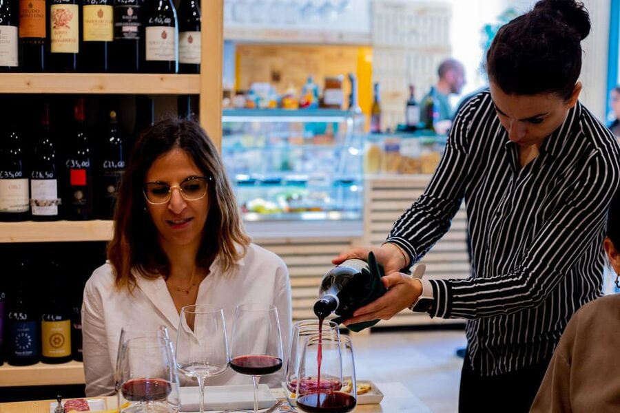 Wine tasting in Catania Historic center - What the two-hour visit is likely to feel like