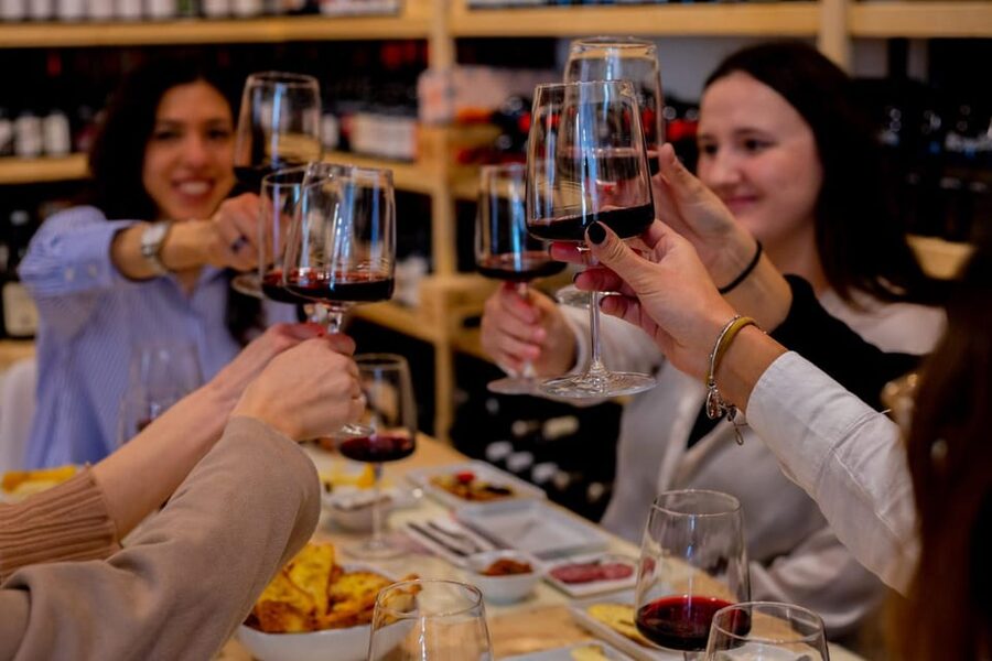 Wine tasting in Catania Historic center - Should you book this Etna wine tasting?